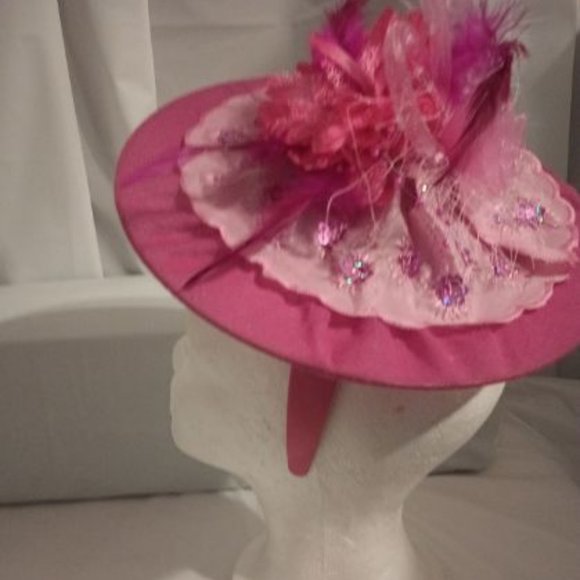MOTHER'S DAY LIGHT AND HOT PINK FASCINATOR TOPPER FOR CHURCH AND SPECIAL EVENTS - Picture 4 of 5